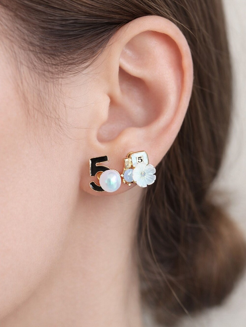 Pearl stud earrings new